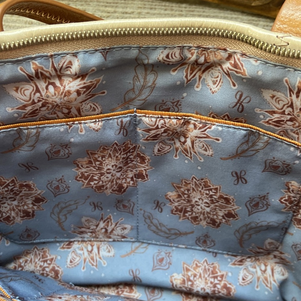 HOBO Beige Leather Tote with Brown Straps - Picture 5 of 12